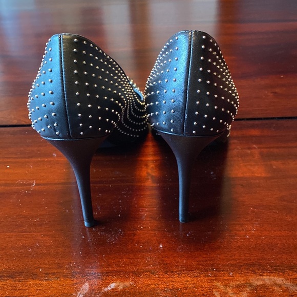 Michael Kors studded Heels - Picture 5 of 7